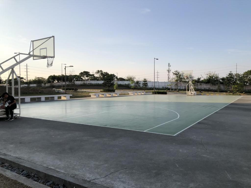 Smdc Tagaytay Taal Lake Condo Cook Netflix No Balcony No Free Parking Tagaytay City Kültér fotó