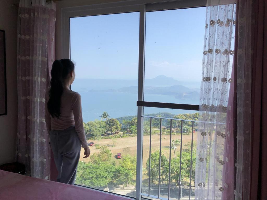 Smdc Tagaytay Taal Lake Condo Cook Netflix No Balcony No Free Parking Tagaytay City Kültér fotó