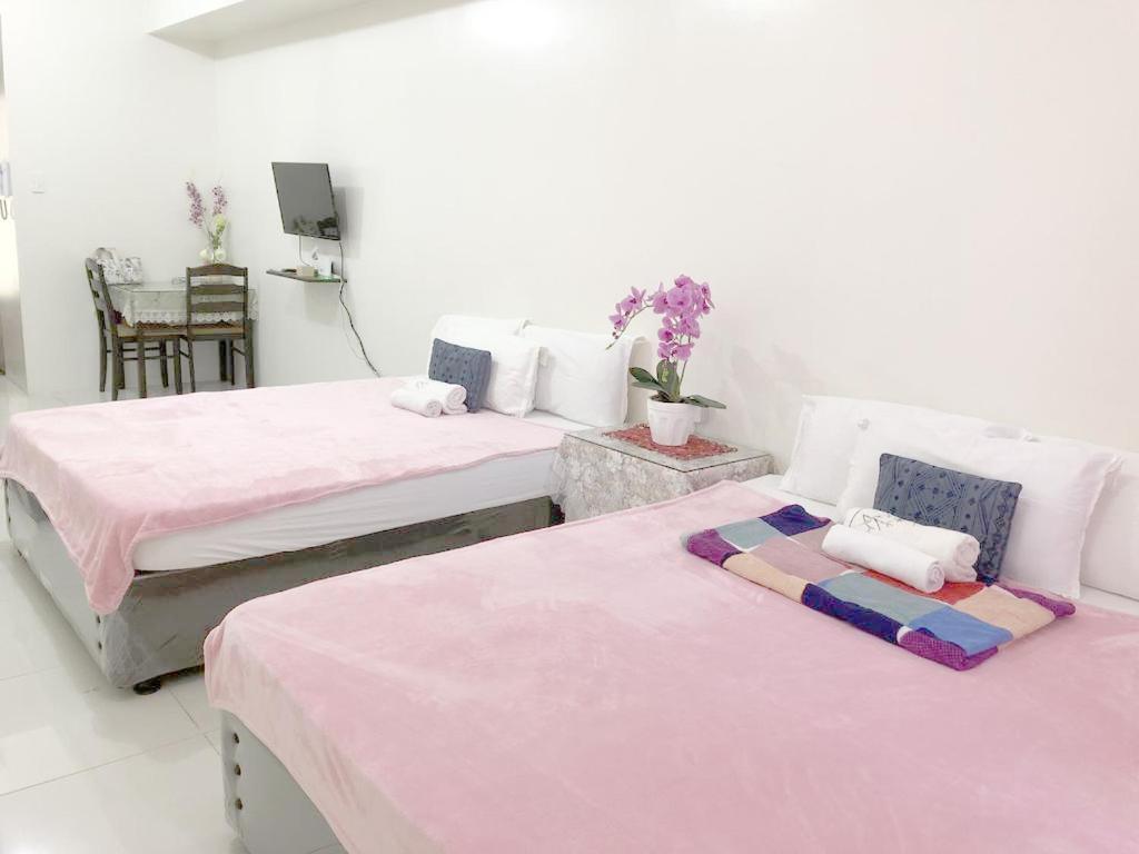 Smdc Tagaytay Taal Lake Condo Cook Netflix No Balcony No Free Parking Tagaytay City Kültér fotó