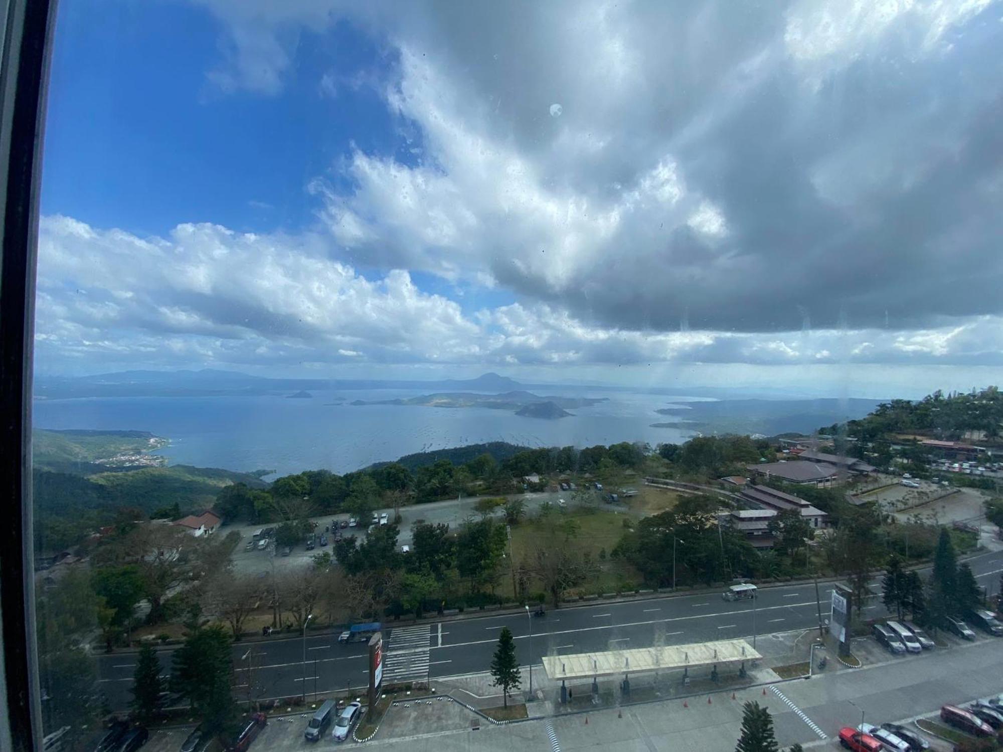 Smdc Tagaytay Taal Lake Condo Cook Netflix No Balcony No Free Parking Tagaytay City Kültér fotó